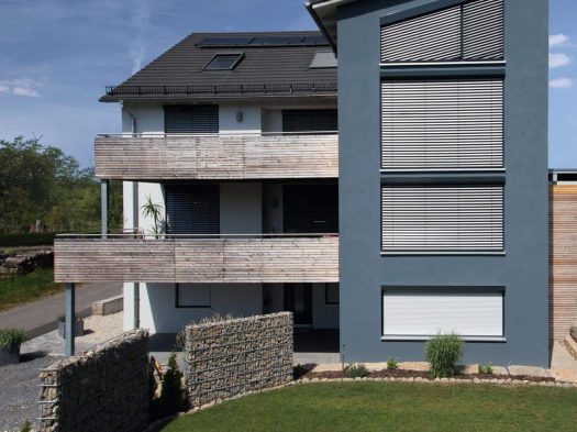 Haus mit Raffstores