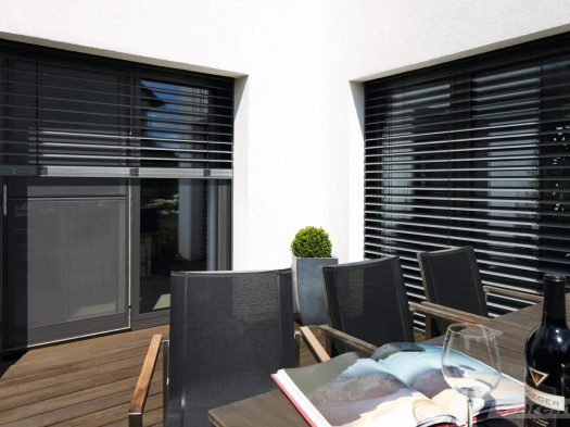 Raum mit Raffstores