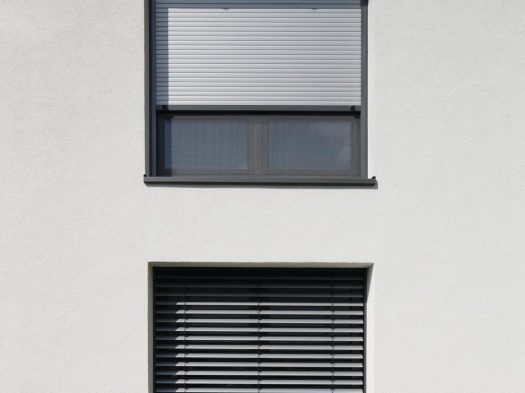 Haus mit Rollladen