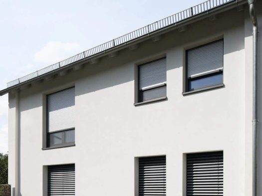 Haus mit Rollladen