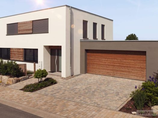 Haus mit Rollladen